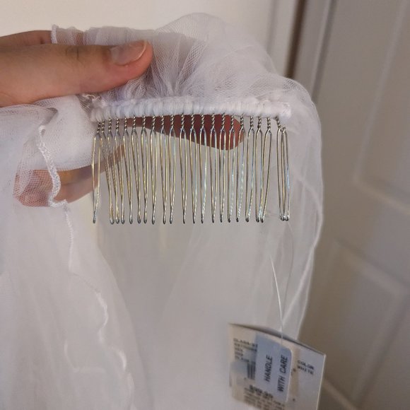 White chapel length veil, white - Picture 2 of 3